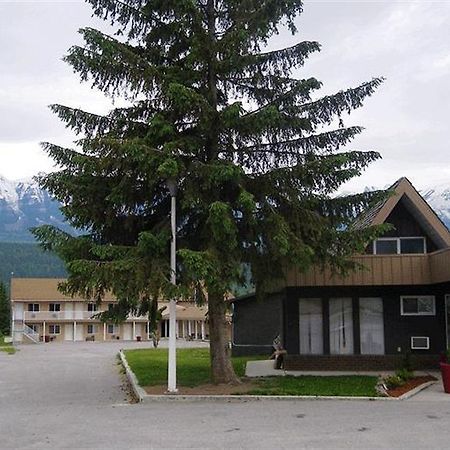 Selkirk Inn Golden Luaran gambar
