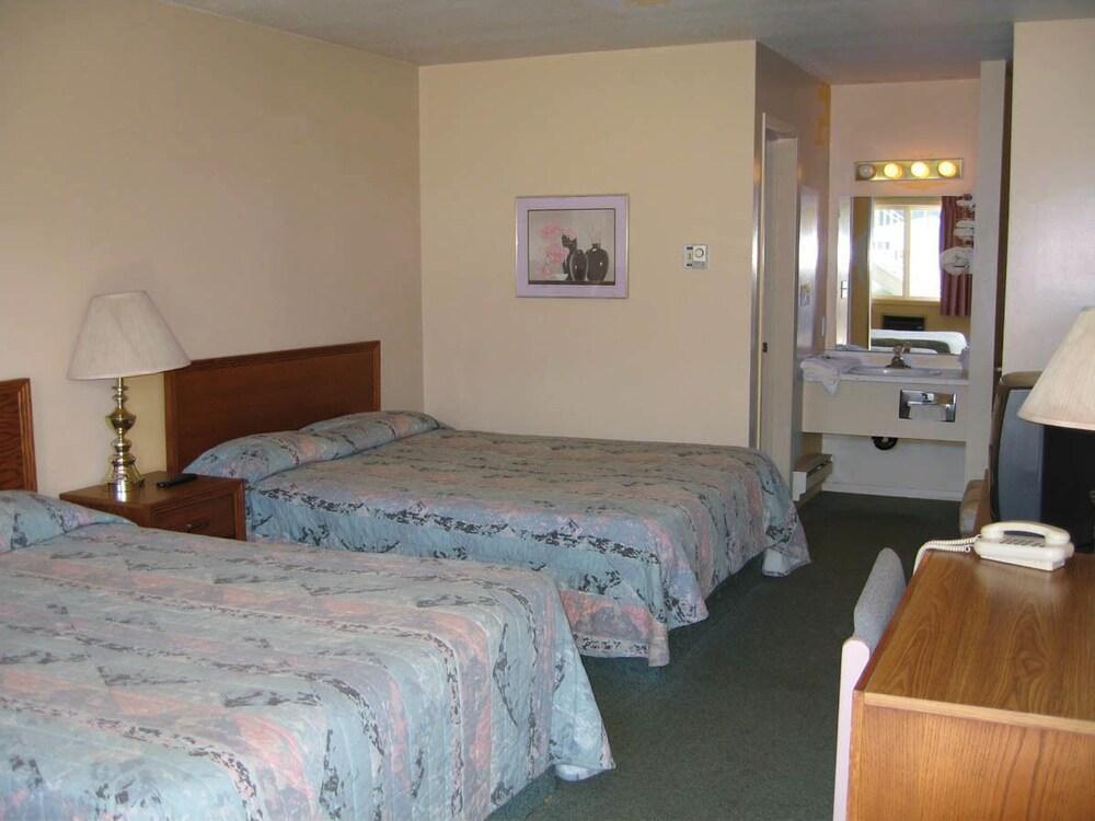 Selkirk Inn Golden Luaran gambar